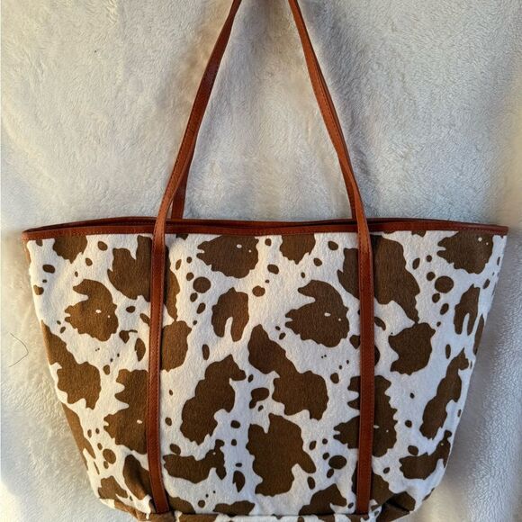 Tres Jolie Cow Print Tote - Picture 5 of 6